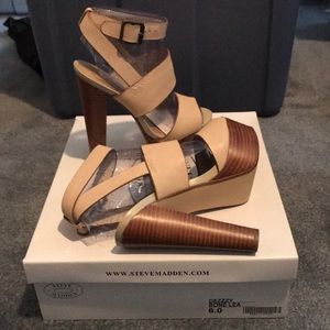 Steve Madden Dezzzy platform heels